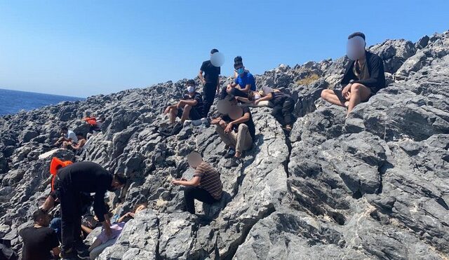 Λέρος: Επιχείρηση διάσωσης ύστερα από 14 ώρες για πρόσφυγες- Είχαν αφεθεί από διακινητές σε βραχονησίδα