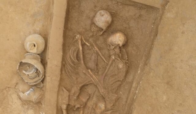 Αιώνια αγάπη: Ζευγάρι βρέθηκε αγκαλιασμένο 1.500 χρόνια μετά θάνατον