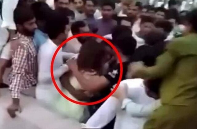 Οργή στο Πακιστάν: 300-400 άνδρες επιτέθηκαν σεξουαλικά σε κοπέλα που τραβούσε βίντεο στο Tik Tok
