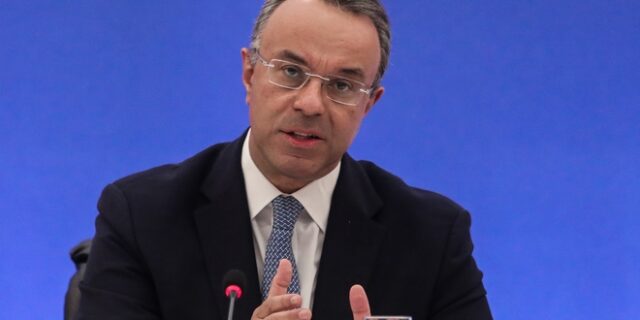 Το ελληνικό κρατικό χρέος αρχίζει να “πρασινίζει” – Τι ανακοίνωσε ο Χρήστος Σταϊκούρας