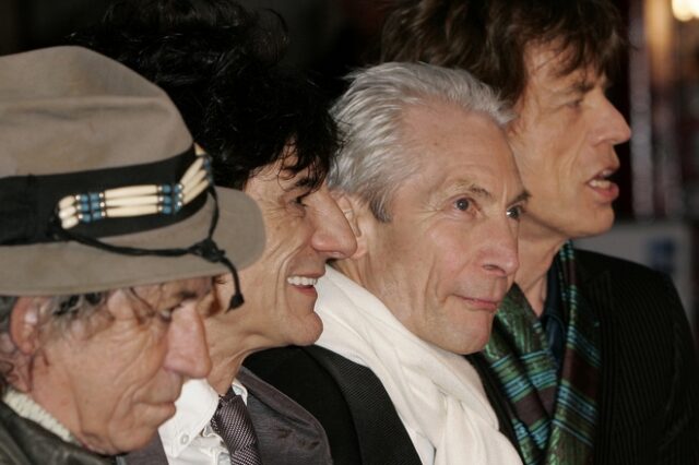 Rolling Stones, “closed”: Τζάγκερ, Ρίτσαρντς και Γουντ αποχαιρετούν τον Τσάρλι Γουότς