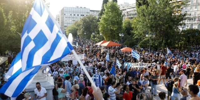 Η κυβέρνηση “βλέπει” και αριστερούς στα συλλαλητήρια των αντιεμβολιαστών 