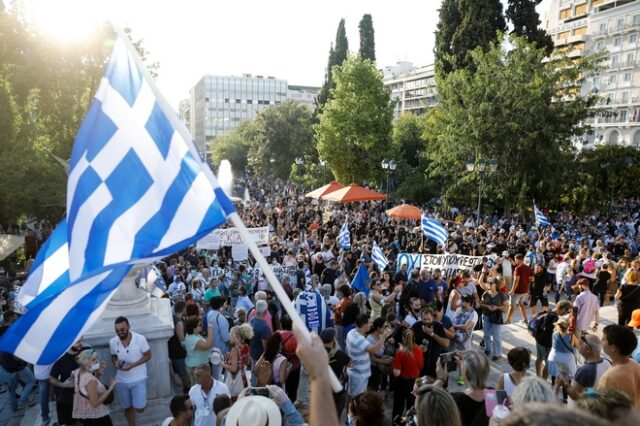 Η κυβέρνηση “βλέπει” και αριστερούς στα συλλαλητήρια των αντιεμβολιαστών 