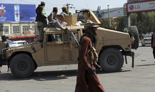 Ταλιμπάν: Άρχισαν να ανατινάζουν αγάλματα