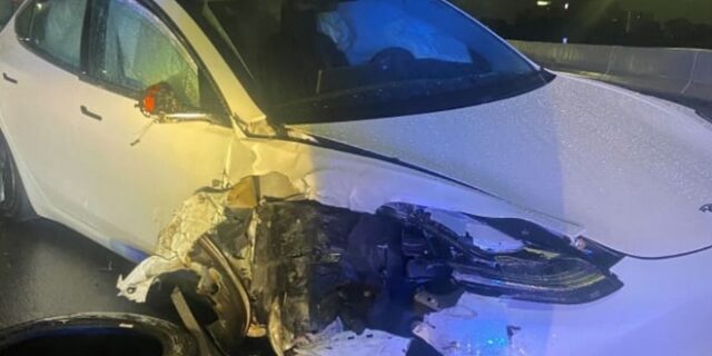 ΗΠΑ: Tesla σε λειτουργία “αυτόματου πιλότου” χτύπησε περιπολικό