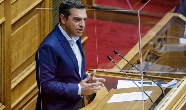 Τσίπρας για φωτιές: Ο κ. Μητσοτάκης συνεχίζει την τυμβωρυχία