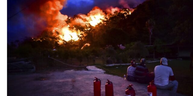 Σε πύρινο κλοιό η Τουρκία: Κοντά σε ηλεκτρικό σταθμό η φωτιά