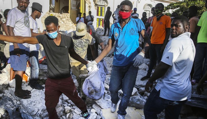 Σεισμός στην Αϊτή: Έφτασαν τους 1.300 οι νεκροί – Σχεδόν 6.000 τραυματίες