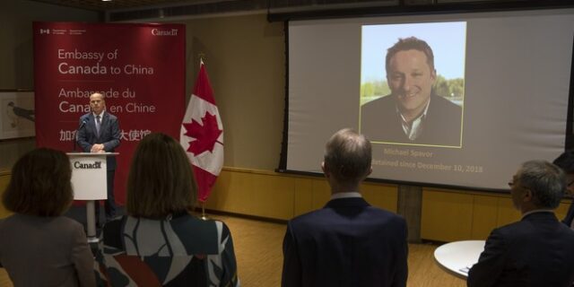 Μαίνεται το διπλωματικό θρίλερ Κίνας-Καναδά: Έντεκα χρόνια κάθειρξη στον Μάικ Σπέιβορ για “κατασκοπεία”