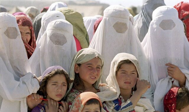 Αφγανιστάν: Κλεισμένα στο σπίτι τα κορίτσια – Ακόμη περιμένουν να ανοίξουν τα σχολεία