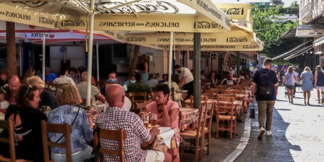 Επιστροφή στις ταβέρνες: Στο 1 δισ. ο τζίρος μετά την άρση του lockdown