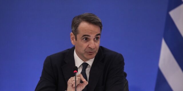 Μητσοτάκης: Κάλυψη σε Χαρδαλιά και αμφισημία για Χρυσοχοΐδη – “Το επιτελικό κράτος συντονίζει, δεν σβήνει φωτιές με τη μάνικα”