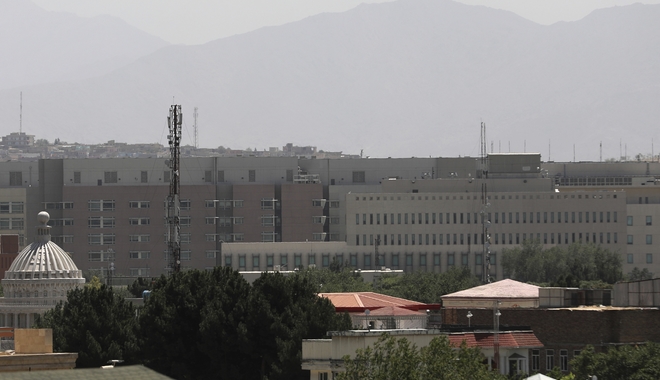 Αφγανιστάν: Υποστολή της αμερικανικής σημαίας στην πρεσβεία των ΗΠΑ στην Καμπούλ