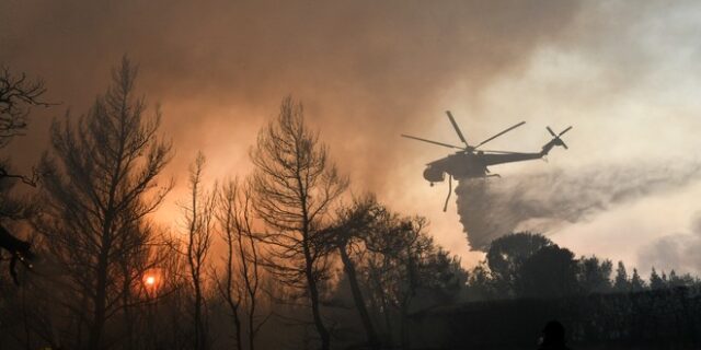 Φωτιά στη Βαρυμπόμπη: Ως ύποπτοι καλούνται να καταθέσουν 107 αξιωματικοί της Πυροσβεστικής