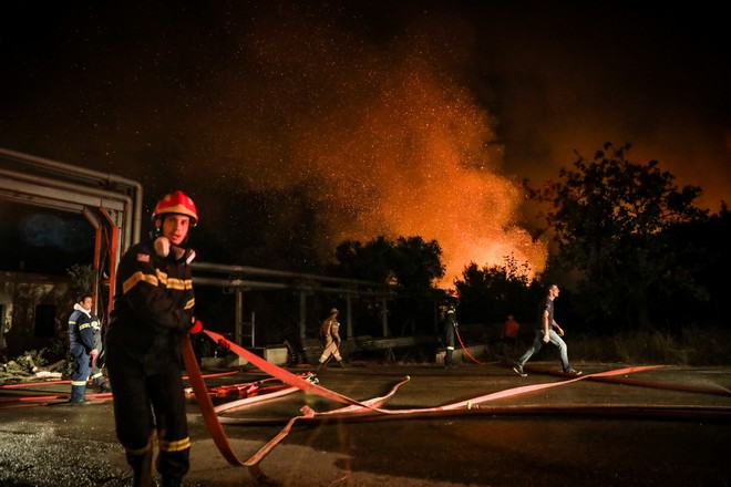Φωτιά στην Βαρυμπόμπη: : Εκτός λειτουργίας αντλιοστάσιο της ΕΥΔΑΠ – Ποιες περιοχές επηρεάζονται