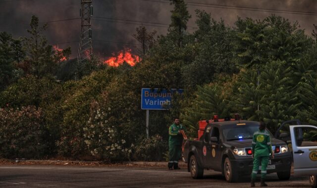 Φωτιά στην Βαρυμπόμπη: Βίντεο από την στιγμή των εκρήξεων