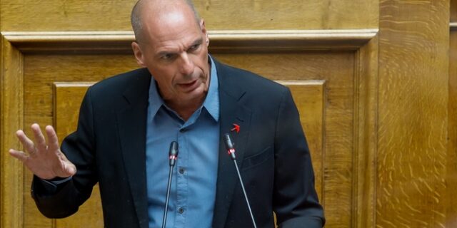 Βαρουφάκης: Ο πρωθυπουργός δεν απάντησε για αναδασώσεις, εξορύξεις και ανεμογεννήτριες