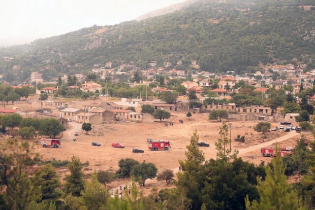 Φωτιά στα Βίλια: Γιατί δεν εστάλη μήνυμα από το 112 για εκκένωση