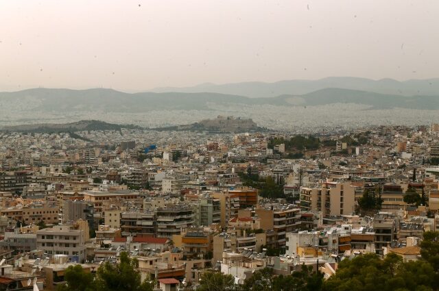 Καιρός: Αίθριος με θερμοκρασίες πάνω από τα κανονικά την Τετάρτη