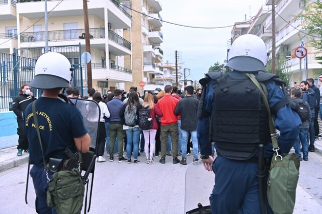 ΕΠΑΛ Σταυρούπολης: Η είσοδος των ακροδεξιών στο σχολείο με την ανοχή της αστυνομίας – Βίντεο