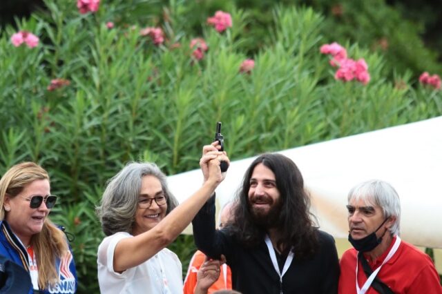 Ημιμαραθώνιος Αθήνας: Ο εγγονός του Μίκη Θεοδωράκη έδωσε την εκκίνηση στον αγώνα των 5 χιλιομέτρων