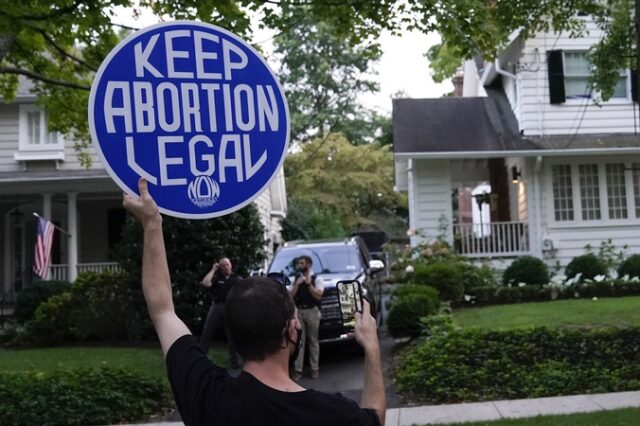 ΗΠΑ: Γιατρός ανακοίνωσε ότι παραβίασε το νέο νόμο του Τέξας για τις αμβλώσεις