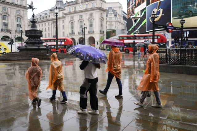 Βρετανία: Προειδοποιήσεις για πλημύρες εξαιτίας ισχυρών βροχοπτώσεων