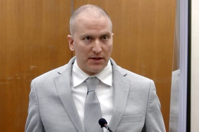 Δολοφονία Φλόιντ: Ο δικαστής δέχτηκε την ομολογία του Ντέρεκ Σόβιν – Στα 20 με 25 χρόνια η ποινή κάθειρξης