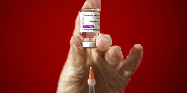 Συμφωνία ΕΕ-AstraZeneca: Εγγυάται την παράδοση των υπόλοιπων 200 εκατ δόσεων εμβολίου