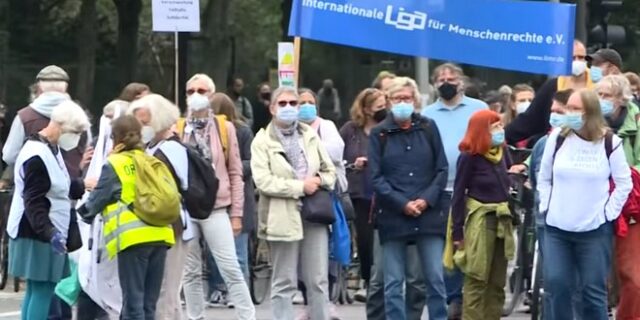 Γερμανία: Μαζική διαδήλωση στο Βερολίνο κατά της ακροδεξιάς
