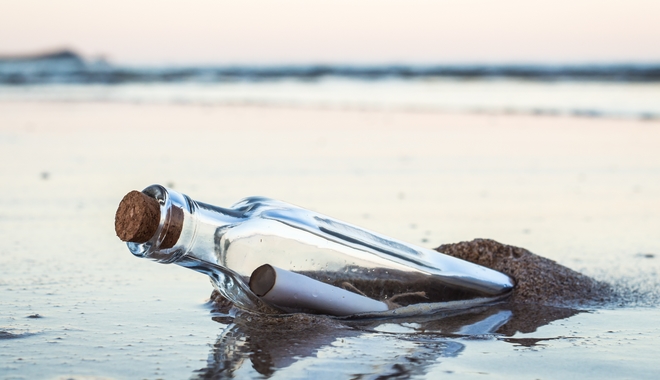 Χαβάη: Η θάλασσα ξέβρασε μήνυμα σε μπουκάλι που “ταξίδευε” για 37 χρόνια