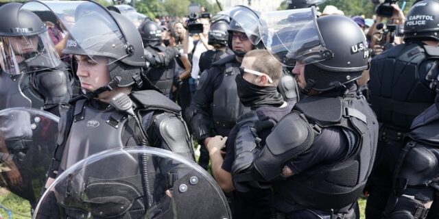 ΗΠΑ: Περισσότεροι οι αστυνομικοί από τους διαδηλωτές στη συγκέντρωση στο Καπιτώλιο