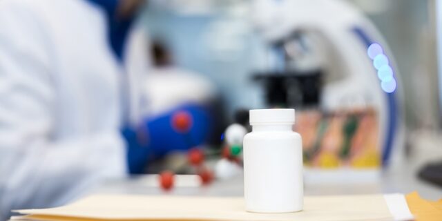 Η Pfizer ξεκίνησε δοκιμές για προληπτικό χάπι κατά του κορονοϊού