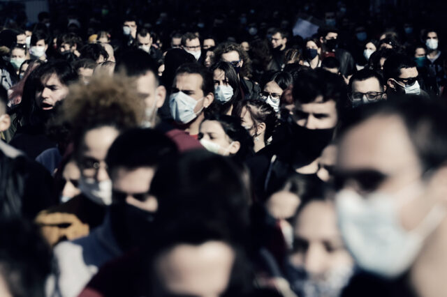 Θα τελειώσει ο κορονοϊός το καλοκαίρι του 2022;