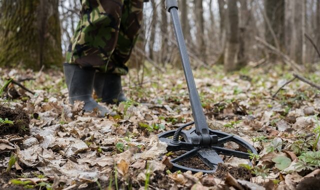 Δανία: Ανιχνευτής μετάλλων εντόπισε χρυσά αντικείμενα από την Εποχή του Σιδήρου
