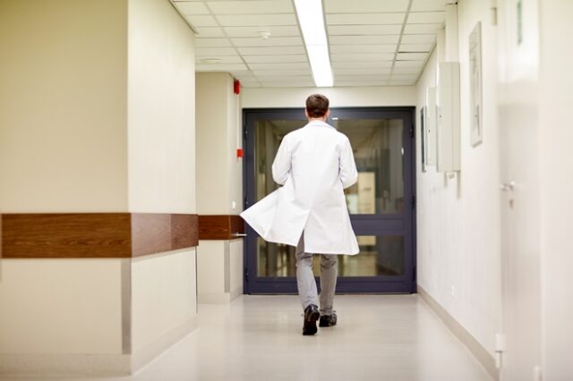 Μεσολόγγι: Γιατρός κατηγορείται ότι έβγαλε πλαστό πιστοποιητικό νόσησης