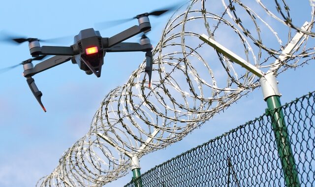 Ιταλία: Όπλο έφθασε λαθραία μέσα σε φυλακή με drone