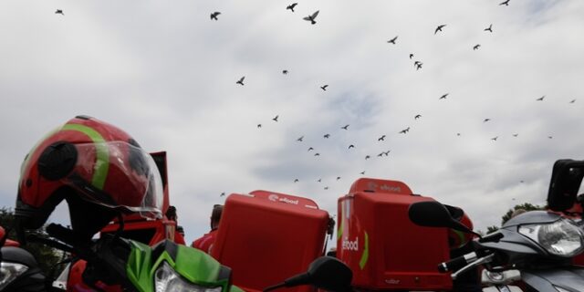 Efood: Κατατέθηκε η τροπολογία του ΣΥΡΙΖΑ για τους εργαζόμενους σε πλατφόρμες εστίασης