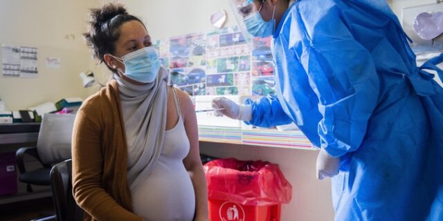 Τουρκία: Ανησυχία από τους αυξανόμενους θανάτους ανεμβολίαστων εγκύων