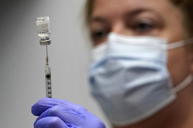 Ερευνητής AstraZeneca: Θα μπορούσε να παρασκευαστεί νέο εμβόλιο για την Μετάλλαξη Όμικρον