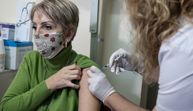 Εμβόλιο Κορονοϊού: Χορήγηση τρίτης δόσης, χωρίς την έγκριση της ΕΕ
