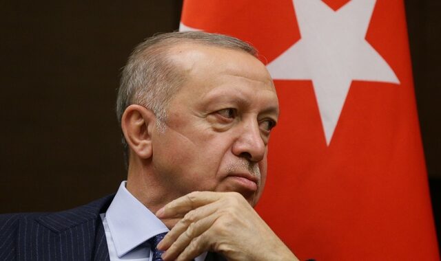 Η Τουρκία στραγγαλίζει ξανά τα ΜΜΕ