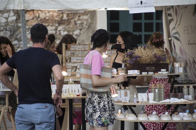 Φορέστε rollers, ανεβείτε στα ποδήλατα και στα πατίνια και κατεβείτε στο θαλασσινό “Meet Market”