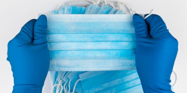 Κορονοϊός: Η χρήση μάσκας επιβραδύνει την εξάπλωση – Ποια είναι αποτελεσματικότερη