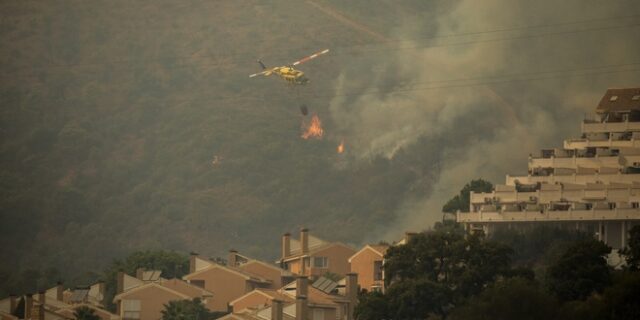 Φωτιά στην Ισπανία: Νεκρός πυροσβέστης – 1000 εκτοπισμένοι