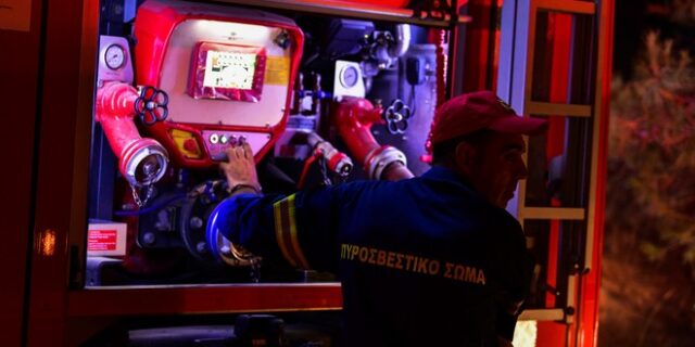 Νέα Σμύρνη: Πυρκαγιά σε διαμέρισμα πολυκατοικίας – Απεγκλωβίστηκε ένα άτομο