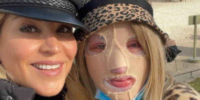 Ιωάννα Παλιοσπύρου: Η Αννίτα Ναθαναήλ συγκινεί για την πρώτη φορά που την είδε χωρίς μάσκα