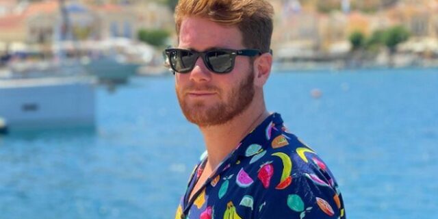 Τζέιμς Καφετζής: Το “J2US” και η σχέση του με τον Νίκο Μπάρτζη σήμερα