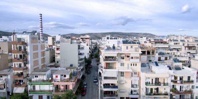 Καιρός: Βοριάδες, νεφώσεις και κανονικές θερμοκρασίες την Παρασκευή