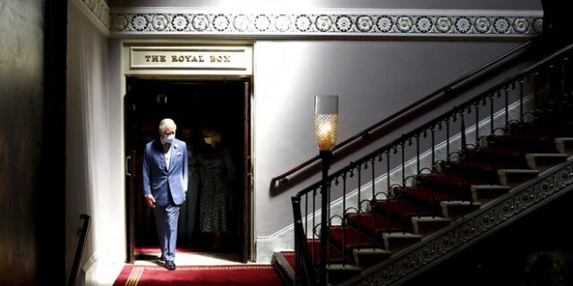 Σκάνδαλο στο Μπάκιγχαμ: Το “δεξί χέρι” του Καρόλου παραιτείται μετά από κατηγορίες για διαφθορά